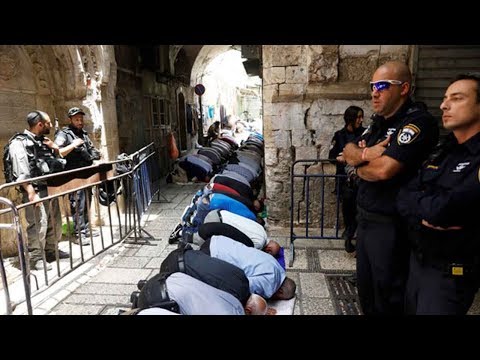 palestinians return to alaqsa mosque for prayers