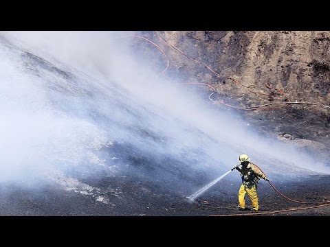 los angeles firefighters battle