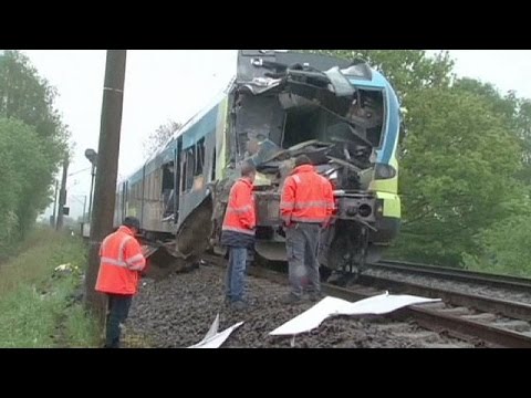 2 killed and 20 injured in train crash in germany