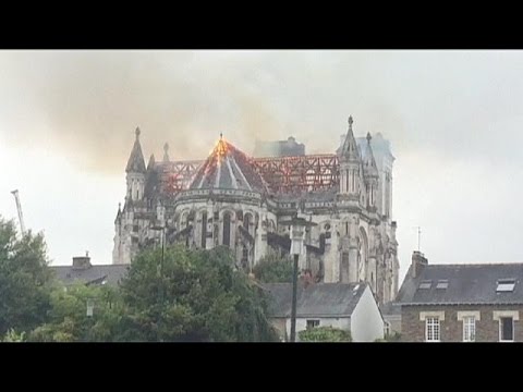 blaze engulfs ancient nantes saintdonatien basilica