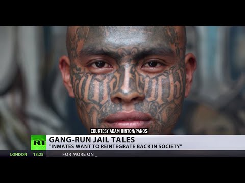 british photographer snaps gang run jail in elsalvador