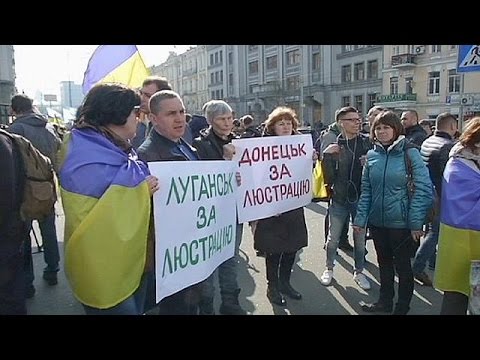 hundreds protest as top ukrainian court examines challenge